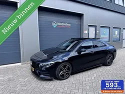 Zwart Gebruikt 2022 Mercedes CLA200 AMG line Sedan | € 36.995 (Eerlijke prijs)