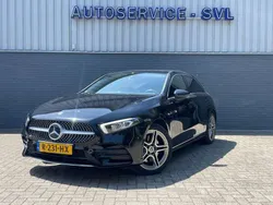 Zwart Gebruikt 2021 Mercedes A250 Style Hatchback | € 30.750 (Eerlijke prijs)