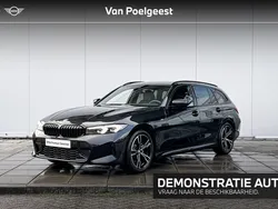 Saphirschwarz metallic (zwart metallic) Gebruikt 2025 BMW 318 Comfort Edition Stationwagen | € 56.900