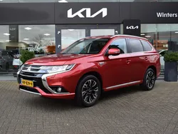 Rood Gebruikt 2015 Mitsubishi Outlander P-HEV Instyle SUV | € 19.955 (Eerlijke prijs)