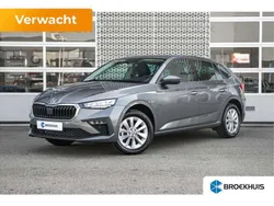 Grijs, metallic lak Nieuw 2025 Skoda Scala Business Line Hatchback | € 33.030 (Eerlijke prijs)