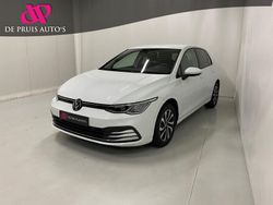 Wit Gebruikt 2022 VW Golf VIII Active Hatchback | € 21.950 (Eerlijke prijs)