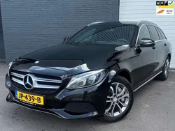 Zwart, metallic lak Gebruikt 2016 Mercedes C350e Edition Stationwagen | € 17.950 (Eerlijke prijs)