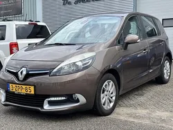 Bruin Gebruikt 2014 Renault Scénic III Expression MPV | € 4.350 (Goede deal)