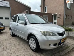 Grijs Gebruikt 2003 Mazda 2 Exclusive MPV | € 2.350 (Iets duurder)