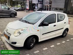 Wit (metallic) Gebruikt 2014 Suzuki Alto Comfort Hatchback | € 4.950 (Eerlijke prijs)