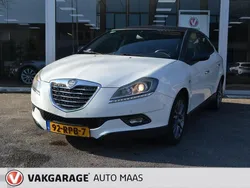 Wit Gebruikt 2011 Lancia Delta Silver Hatchback | € 5.990 (Eerlijke prijs)
