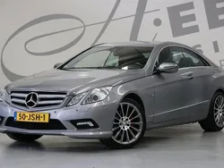 Grijs, metallic lak Gebruikt 2009 Mercedes E350 Elegance Coupé | € 14.950 (Iets duurder)