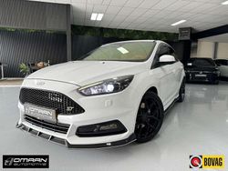 Wit Gebruikt 2016 Ford Focus ST Hatchback | € 22.490 (Duur)