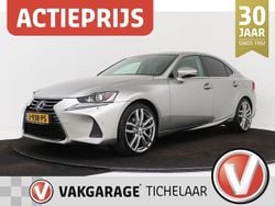 Grijs, metallic lak Gebruikt 2017 Lexus IS300h Sedan | € 18.444 (Goede deal)