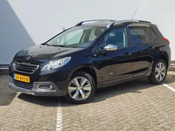 Zwart Gebruikt 2015 Peugeot 2008 Style SUV | € 10.400 (Eerlijke prijs)