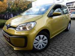 Geel Gebruikt 2020 VW up! move up! Hatchback | € 7.750 (Goede deal)