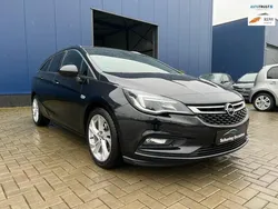 Zwart Gebruikt 2018 Opel Astra Innovation Stationwagen | € 10.999 (Super prijs)