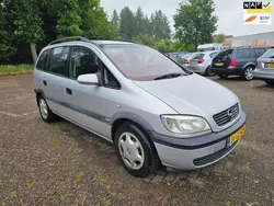 Grijs Gebruikt 2000 Opel Zafira MPV | € 499 (Super prijs)