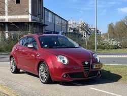 Rood, metallic lak Gebruikt 2013 Alfa Romeo MiTo Distinctive Hatchback | € 5.450 (Eerlijke prijs)