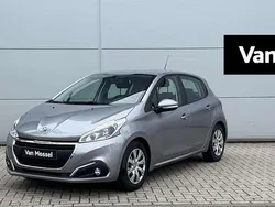 Grijs Gebruikt 2018 Peugeot 208 Active Hatchback | € 8.940 (Eerlijke prijs)