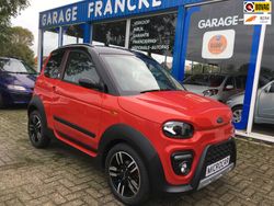 Roodteledo rood metallic Gebruikt 2023 Microcar M.Go Hatchback | € 19.090