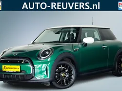 Groen, metallic lak Gebruikt 2022 Mini Cooper Collection Hatchback | € 18.900 (Eerlijke prijs)