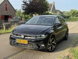 Zwart Gebruikt 2022 VW Polo R-line Hatchback | € 19.990 (Eerlijke prijs)