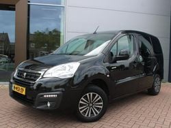Zwart Gebruikt 2020 Peugeot TePee Allure MPV | € 14.900