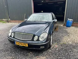 Blauw Gebruikt 2004 Mercedes E220 Elegance Sedan | € 4.950 (Eerlijke prijs)