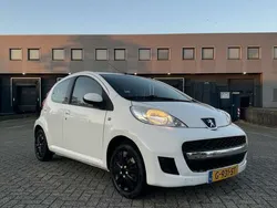 Wit Gebruikt 2009 Peugeot 107 Hatchback | € 2.950 (Eerlijke prijs)