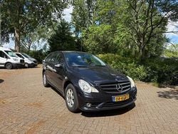 Zwart Gebruikt 2009 Mercedes R300 MPV | € 4.100