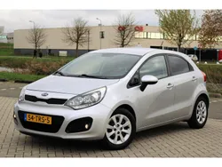 Grijs Gebruikt 2012 Kia Rio Plus Hatchback | € 5.499 (Eerlijke prijs)