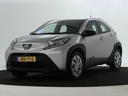 Grijs Gebruikt 2024 Toyota Aygo Play Hatchback | € 19.245 (Goede deal)