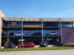 Zwart Gebruikt 2023 Volvo XC40 Plus SUV | € 31.945 (Eerlijke prijs)