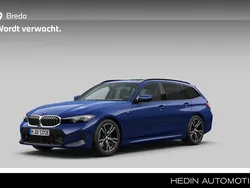 Blauw Gebruikt 2025 BMW 330e Comfort Edition Stationwagen | € 54.880 (Goede deal)