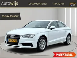 Wit, metallic lak Gebruikt 2015 Audi A3 Ambiente Sedan | € 9.995 (Goede deal)