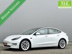 Wit Gebruikt 2021 Tesla Model 3 Standard Range Sedan | € 23.495 (Eerlijke prijs)