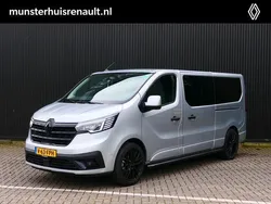 Gris highland kqa (licht grijs metallic) Gebruikt 2024 Renault Trafic Luxe Van | € 45.900