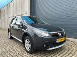 Grijs (metallic) Gebruikt 2011 Dacia Sandero Stepway Hatchback | € 3.999 (Eerlijke prijs)
