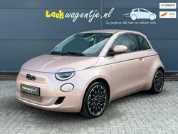, metallic lak Gebruikt 2022 Fiat 500e La Prima Hatchback | € 20.940 (Eerlijke prijs)