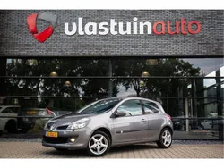 Grijs, metallic lak Gebruikt 2009 Renault Clio II Dynamique Hatchback | € 2.250 (Goede deal)