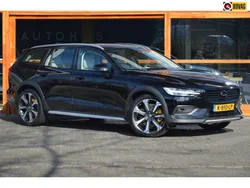 Zwart Gebruikt 2021 Volvo V60 CC Pro Stationwagen | € 39.950 (Goede deal)