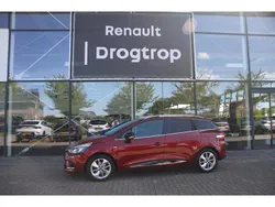 Rouge intens (rood metallic) Gebruikt 2016 Renault Clio GrandTour LIMITED Stationwagen | € 7.325 (Eerlijke prijs)