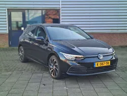 Zwart Gebruikt 2020 VW Golf VIII Life Stationwagen | € 19.900 (Eerlijke prijs)