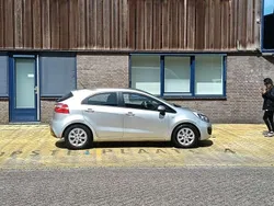 Grijs Gebruikt 2012 Kia Rio MPV | € 4.600 (Iets duurder)