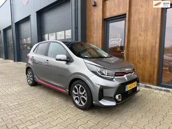 Grijs, metallic lak Gebruikt 2023 Kia Picanto GT-Line Hatchback | € 16.750 (Eerlijke prijs)