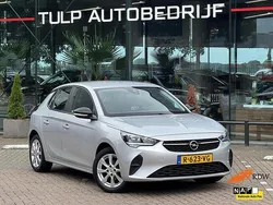 Grijs, metallic lak Gebruikt 2022 Opel Corsa Edition Hatchback | € 12.449 (Goede deal)