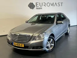 Grijs, metallic lak Gebruikt 2010 Mercedes E200 Business Sedan | € 8.450 (Eerlijke prijs)