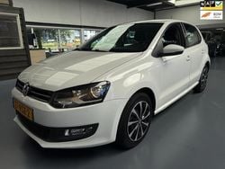 Wit, metallic lak Gebruikt 2011 VW Polo Comfortline Hatchback | € 5.450 (Goede deal)
