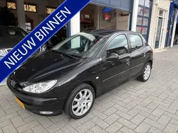 Zwart Gebruikt 2004 Peugeot 206 Hatchback | € 1.399 (Eerlijke prijs)