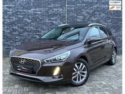 Zwart Gebruikt 2018 Hyundai i30 Premium Stationwagen | € 17.900 (Eerlijke prijs)