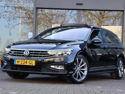 Zwart Gebruikt 2020 VW Passat Elegance Stationwagen | € 24.445 (Iets duurder)
