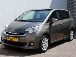 Bruin Gebruikt 2015 Toyota Verso-S Trend MPV | € 15.950 (Iets duurder)