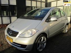 Grijs (metallic) Gebruikt 2010 Mercedes A160 Business MPV | € 2.950 (Goede deal)
